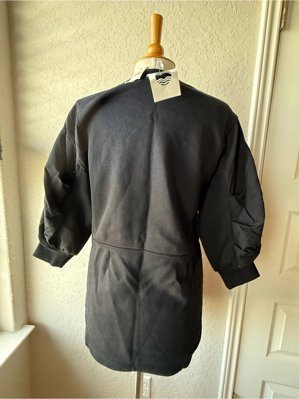 Men's Black Lightweight Shirt Jacket with Structured Sleeves
